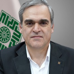 نادر آریا